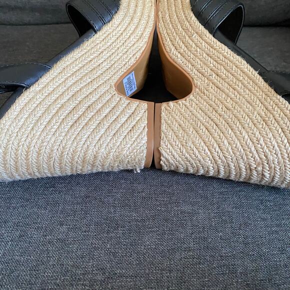 Torrid black strap, platform, heel wedge size 9.5W - Picture 5 of 9